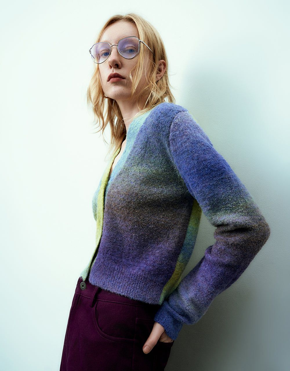 Two Toned Gradient V-Neck Knitted Cardigan sold by Urban Revivo product image thumbnail 3