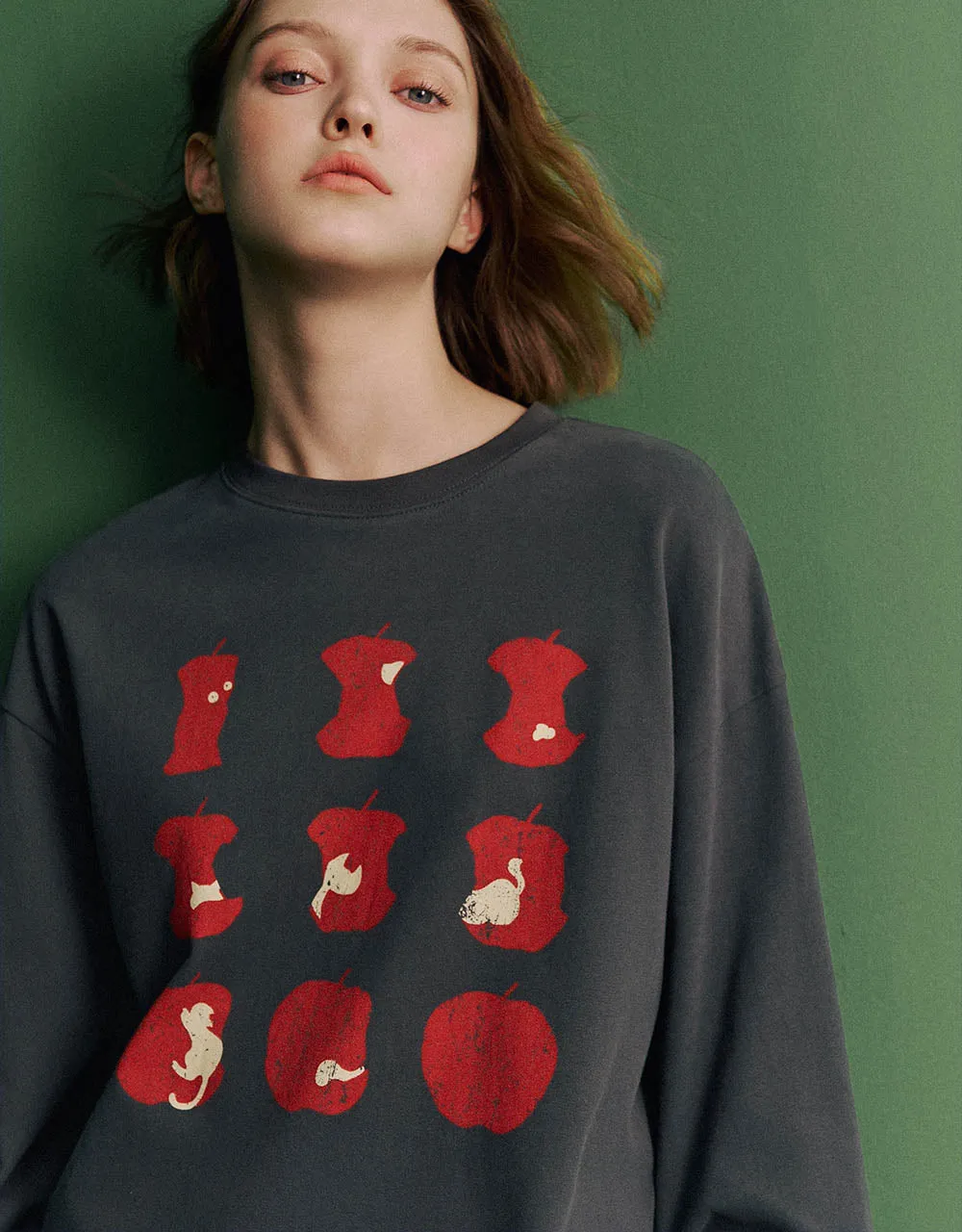 Apples Printed Crew Neck Loose T-Shirt sold by Urban Revivo product image thumbnail 4