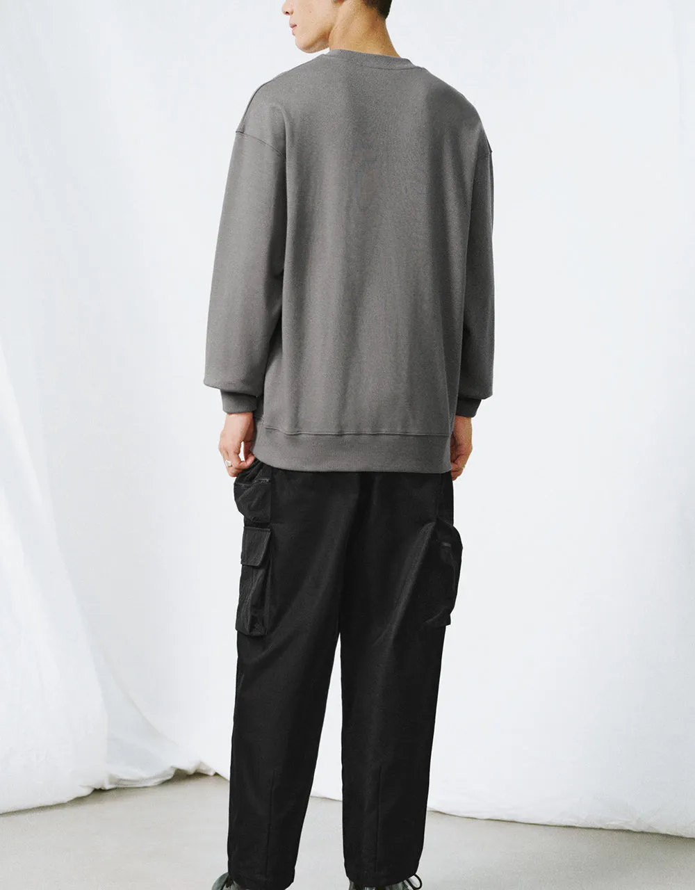 Drop Shoulder Sleeve Crew Neck Sweatshirt sold by Urban Revivo product image thumbnail 4