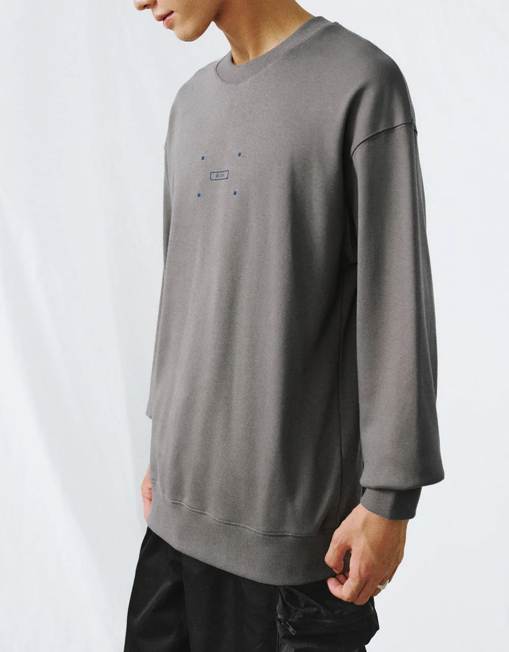 Drop Shoulder Sleeve Crew Neck Sweatshirt sold by Urban Revivo product image thumbnail 3