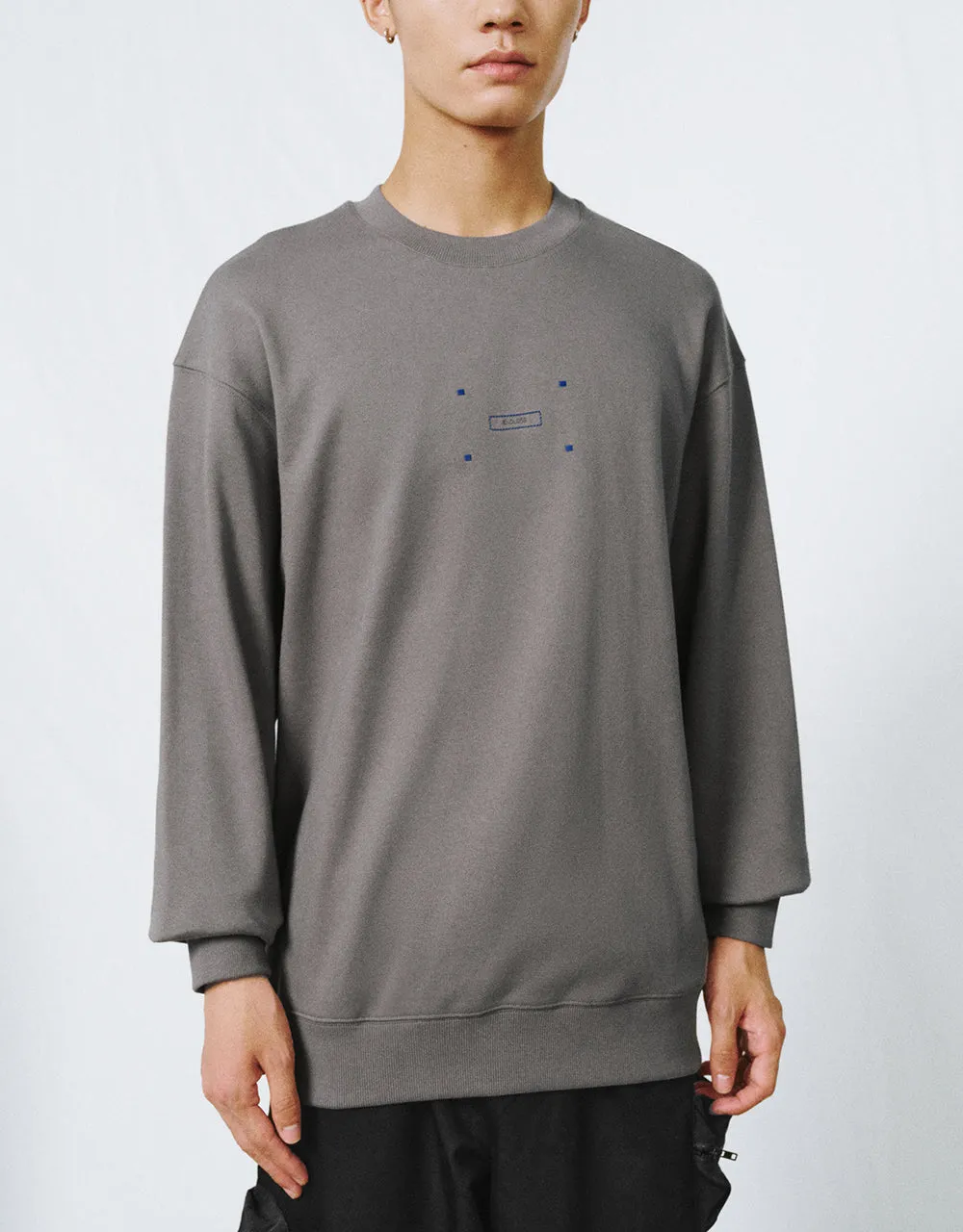 Drop Shoulder Sleeve Crew Neck Sweatshirt sold by Urban Revivo product image thumbnail 2