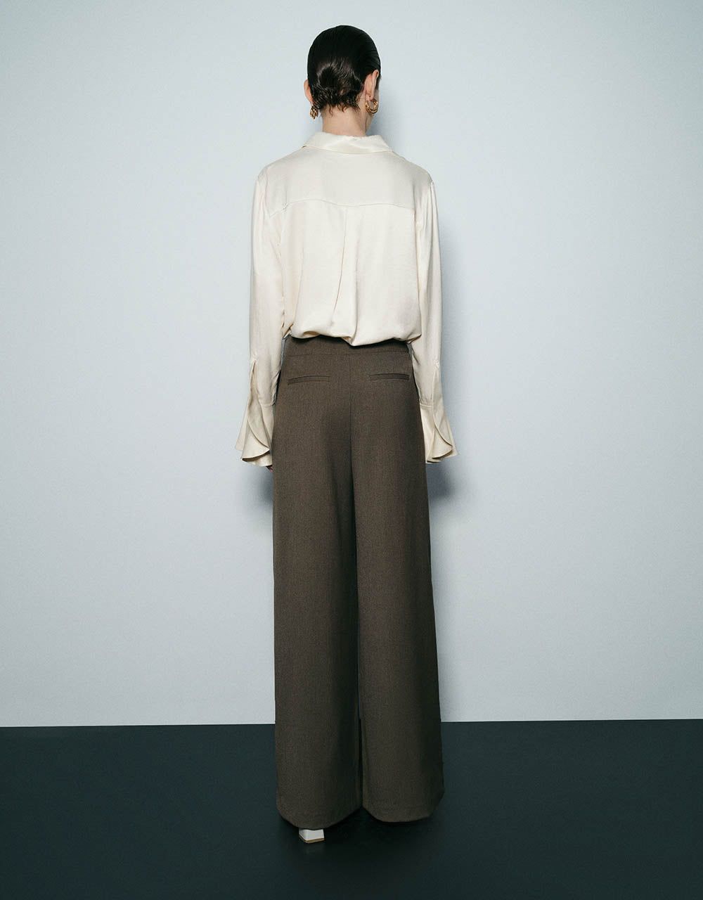 Button Up Straight Shirt sold by Urban Revivo product image thumbnail 4