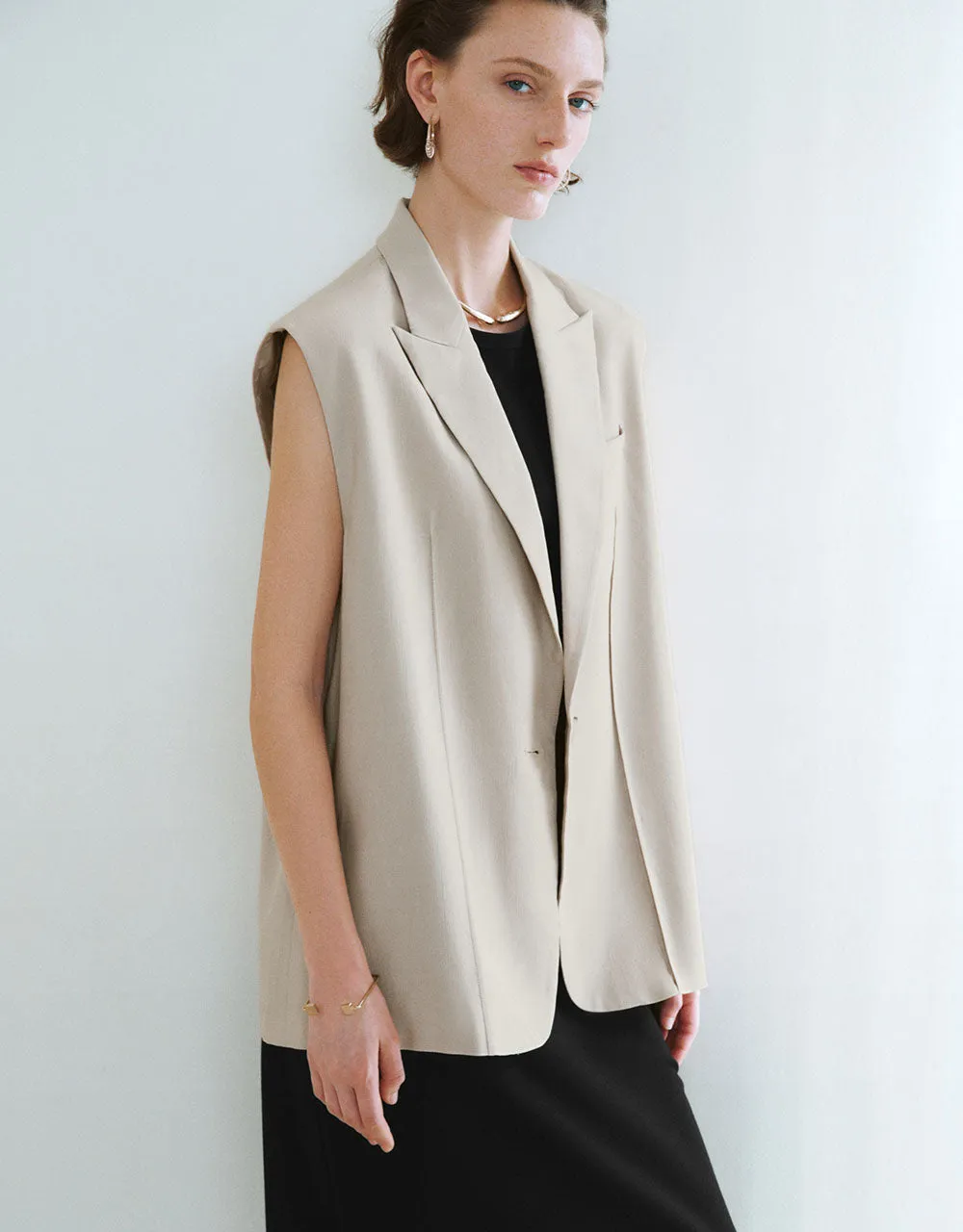 Peak Lapel Tailored Waistcoat sold by Urban Revivo product image thumbnail 3