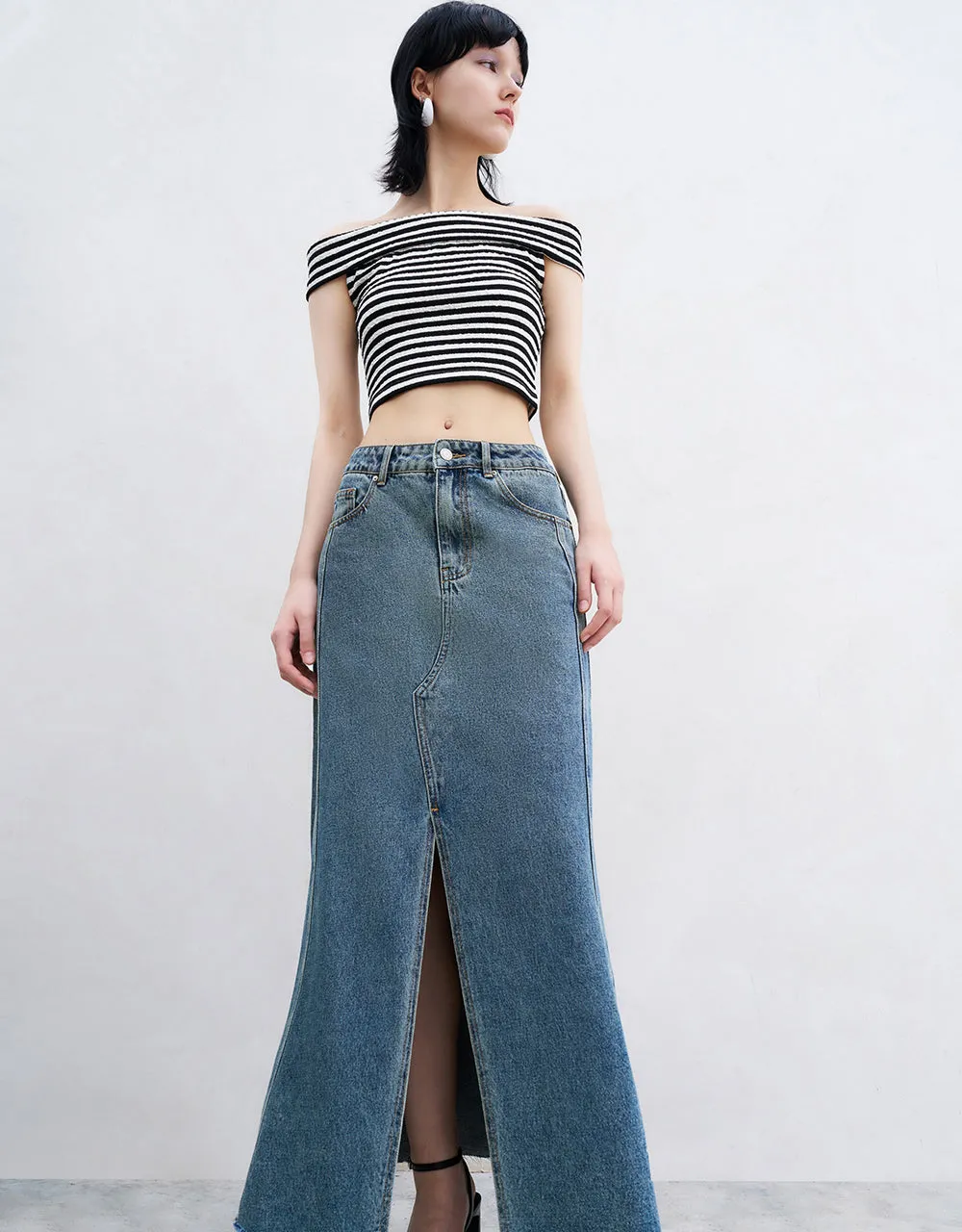 Sleeveless Striped Off-Shoulder Skinny T-Shirt sold by Urban Revivo product image thumbnail 3