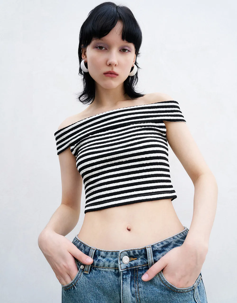 Sleeveless Striped Off-Shoulder Skinny T-Shirt sold by Urban Revivo