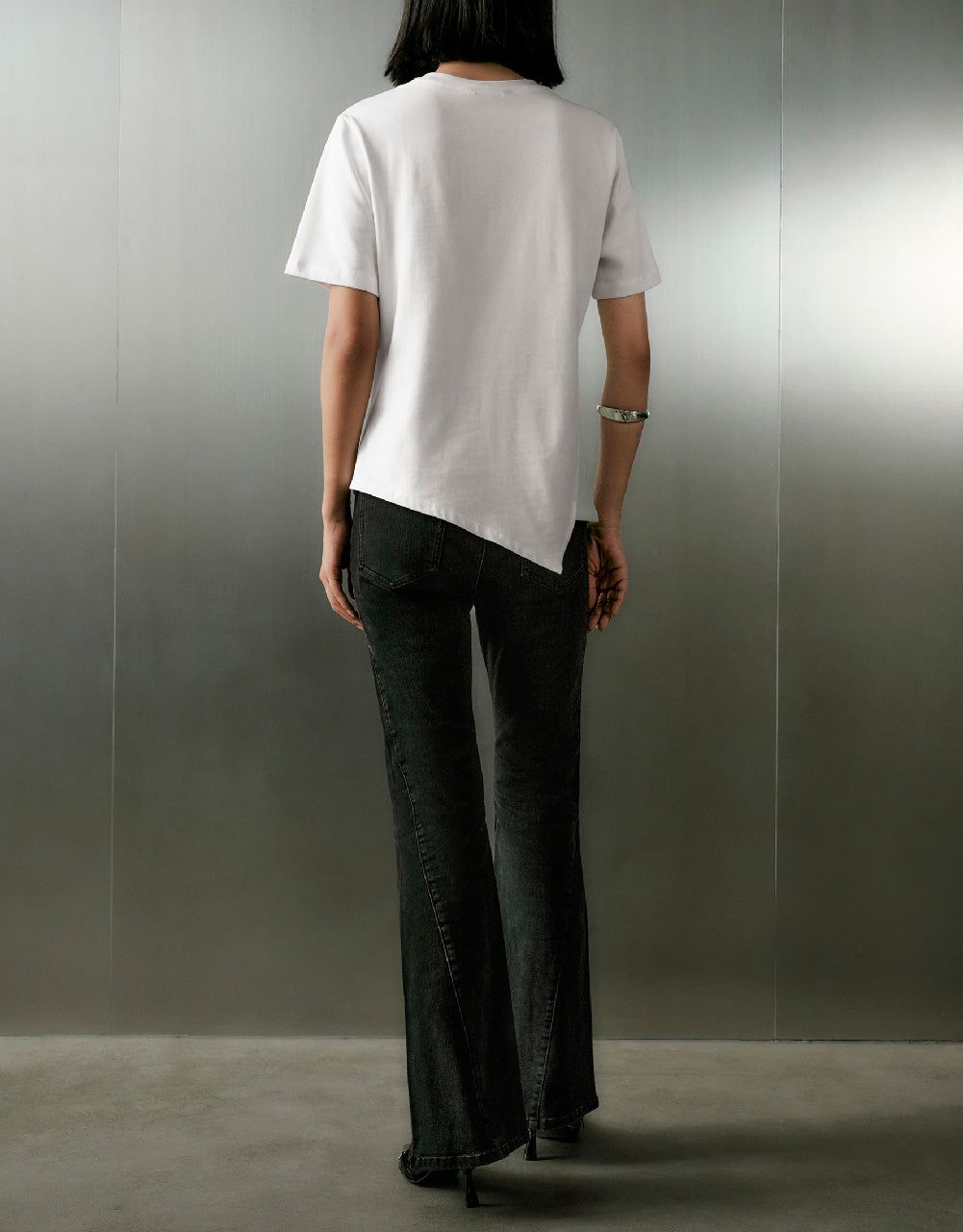 Twist Side Crew Neck T-Shirt sold by Urban Revivo product image thumbnail 4