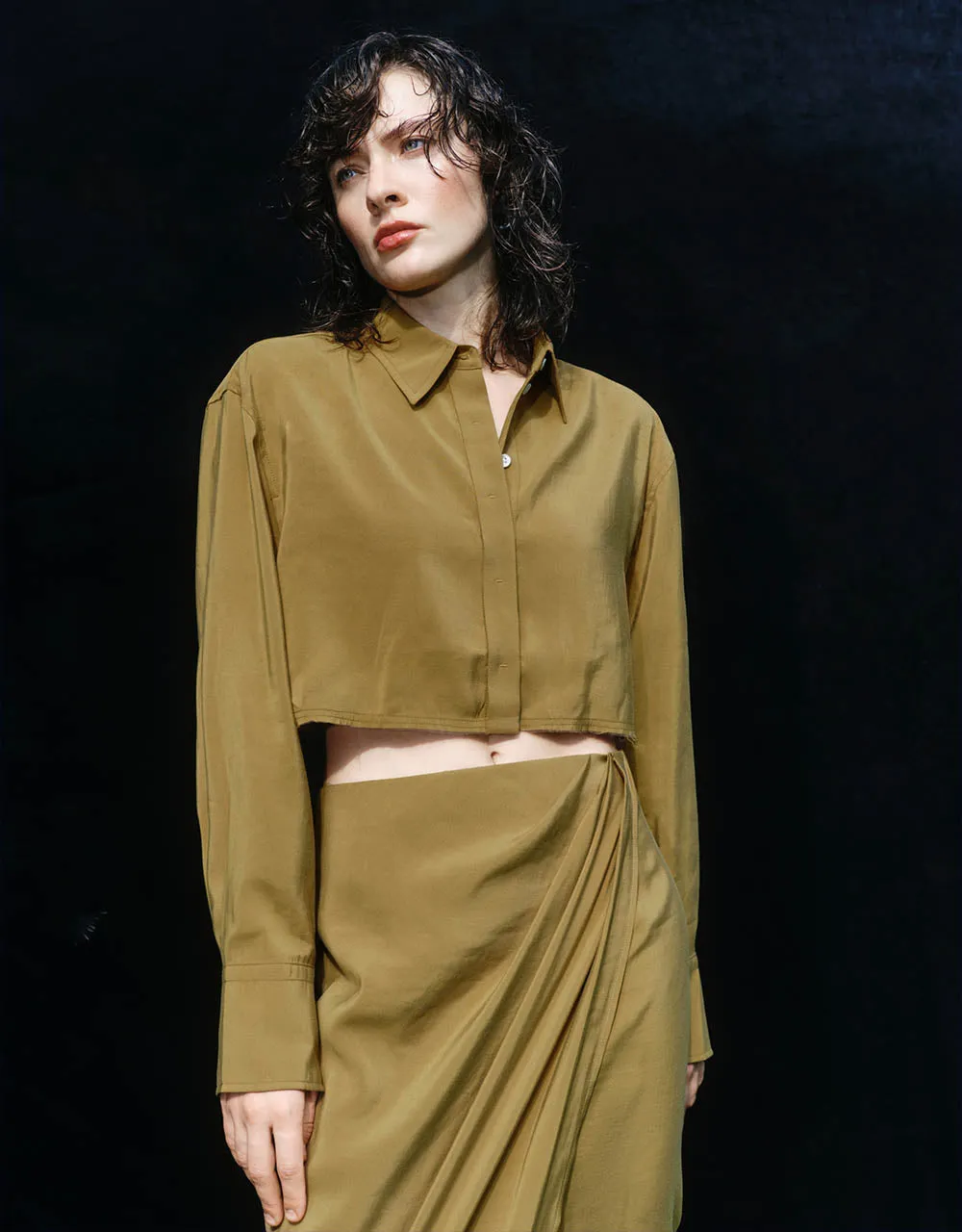 Cropped Straight Lapel Shirt sold by Urban Revivo product image thumbnail 3