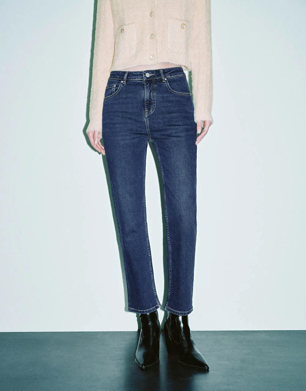 Straight Jeans sold by Urban Revivo product image thumbnail 2