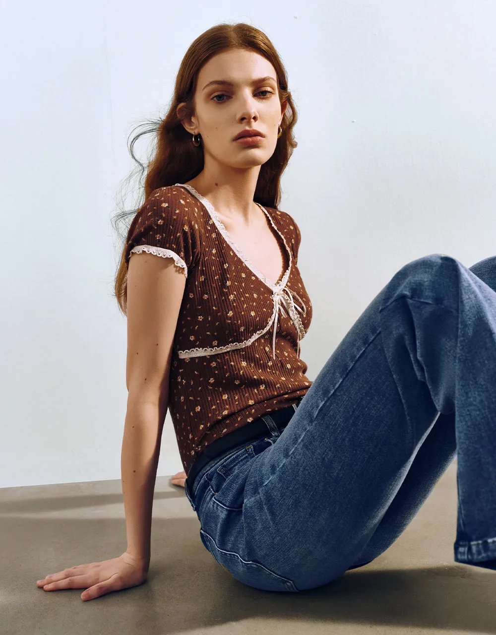V Neck Skinny T-Shirt sold by Urban Revivo product image thumbnail 3