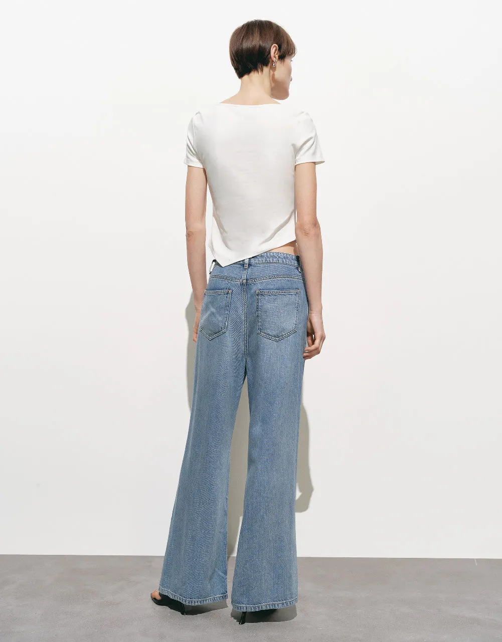 Asymmetric Crew Neck Skinny T-Shirt sold by Urban Revivo product image thumbnail 4