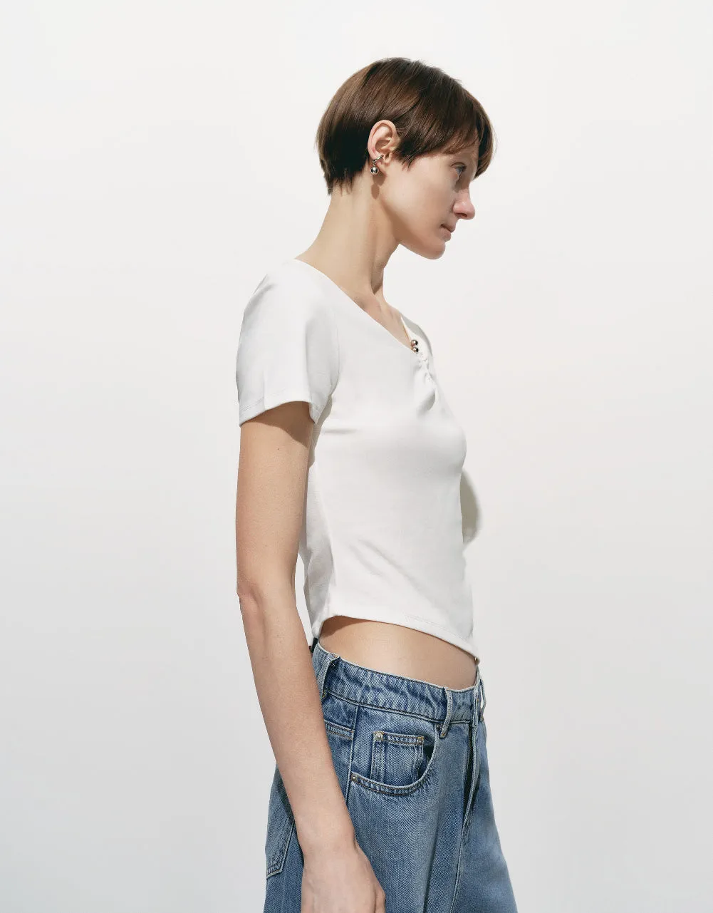 Asymmetric Crew Neck Skinny T-Shirt sold by Urban Revivo product image thumbnail 3