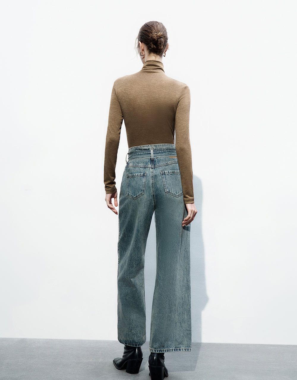 Ruched Knitted Skinny T-Shirt sold by Urban Revivo product image thumbnail 4