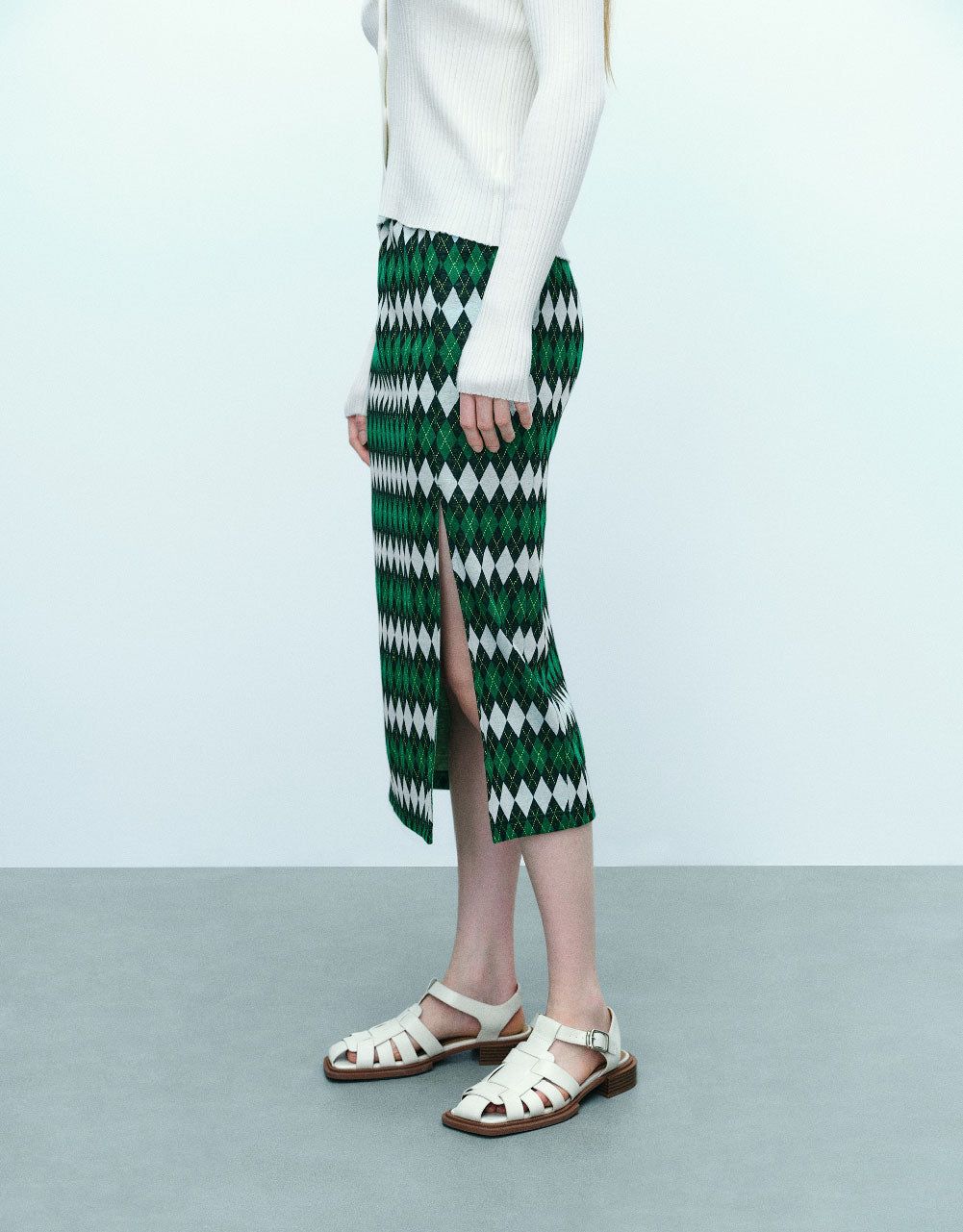 Argyle Printed Midi Straight Skirt sold by Urban Revivo product image thumbnail 4
