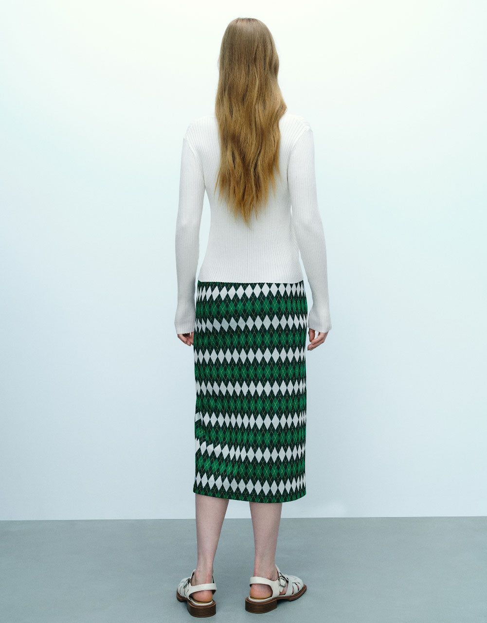 Argyle Printed Midi Straight Skirt sold by Urban Revivo product image thumbnail 5