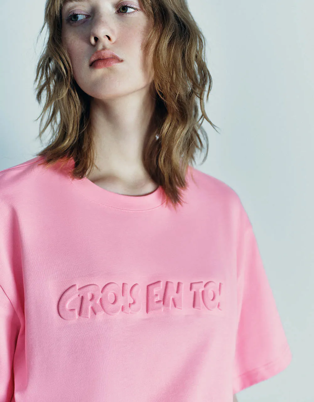 Letter Embossed Crew Neck Loose T-Shirt sold by Urban Revivo product image thumbnail 4