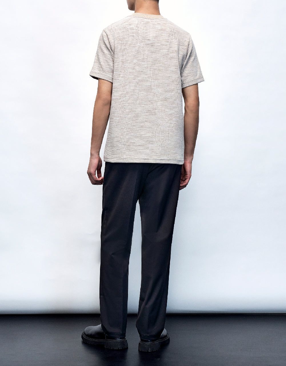 Loose Carrot Fit Pants sold by Urban Revivo product image thumbnail 5