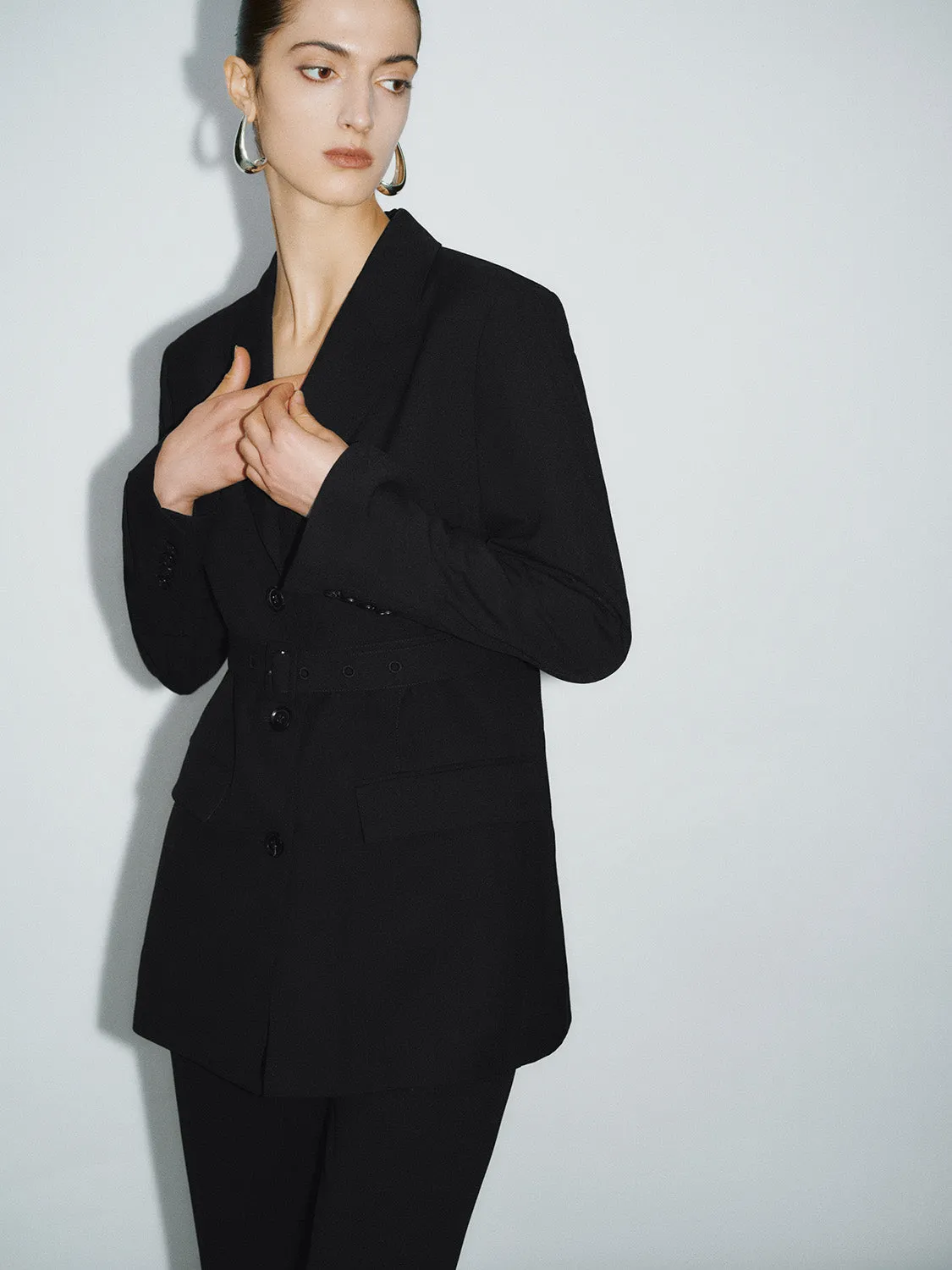 V-Neck Notch Lapel Loose Blazer sold by Urban Revivo product image thumbnail 3