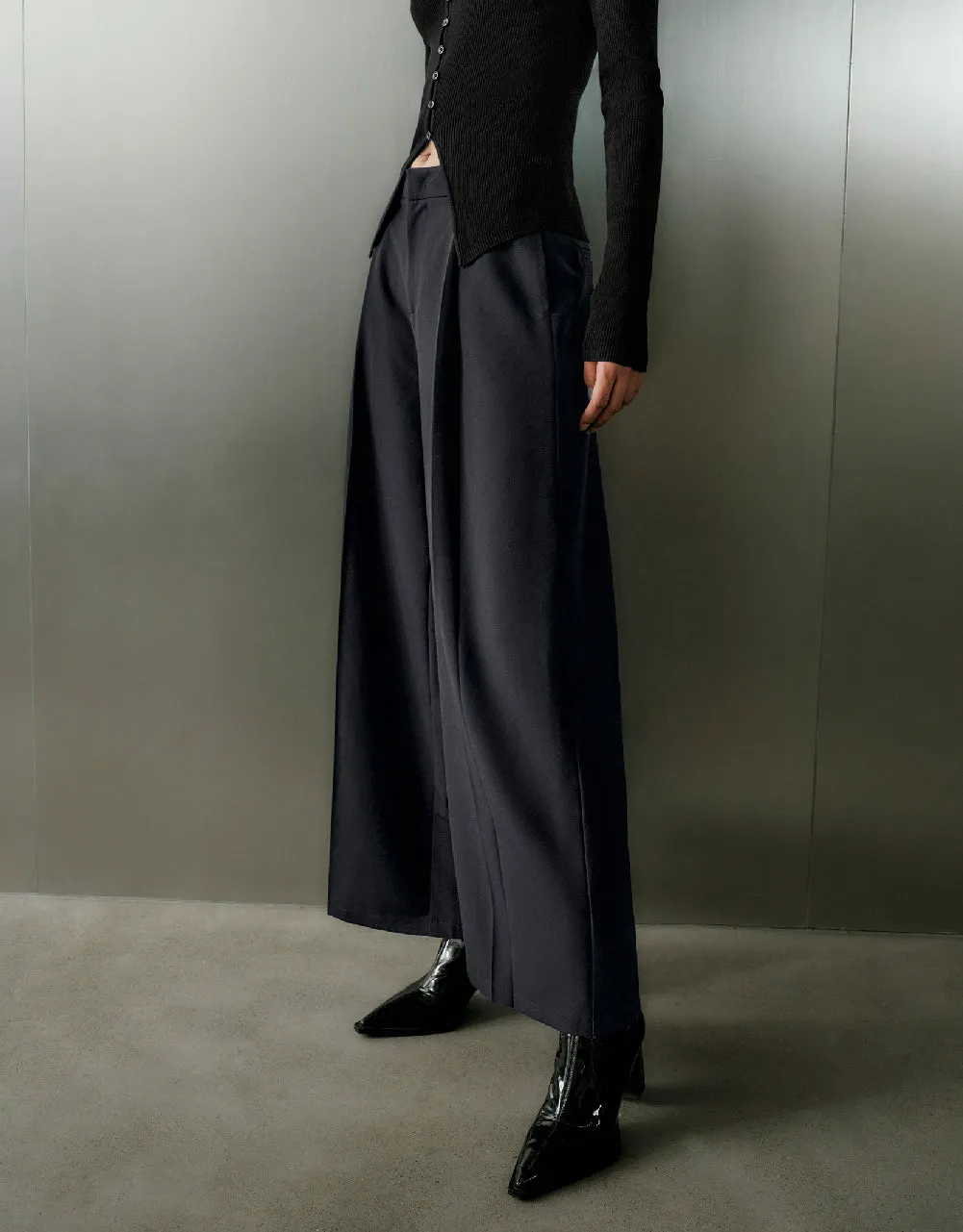 Straight Pants sold by Urban Revivo product image thumbnail 4