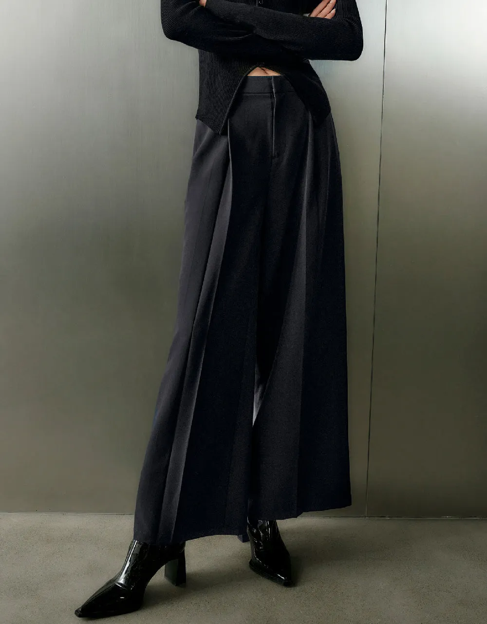 Straight Pants sold by Urban Revivo product image thumbnail 2