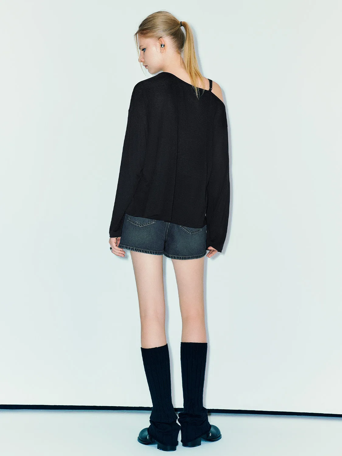 One Shoulder Loose T-Shirt sold by Urban Revivo product image thumbnail 4