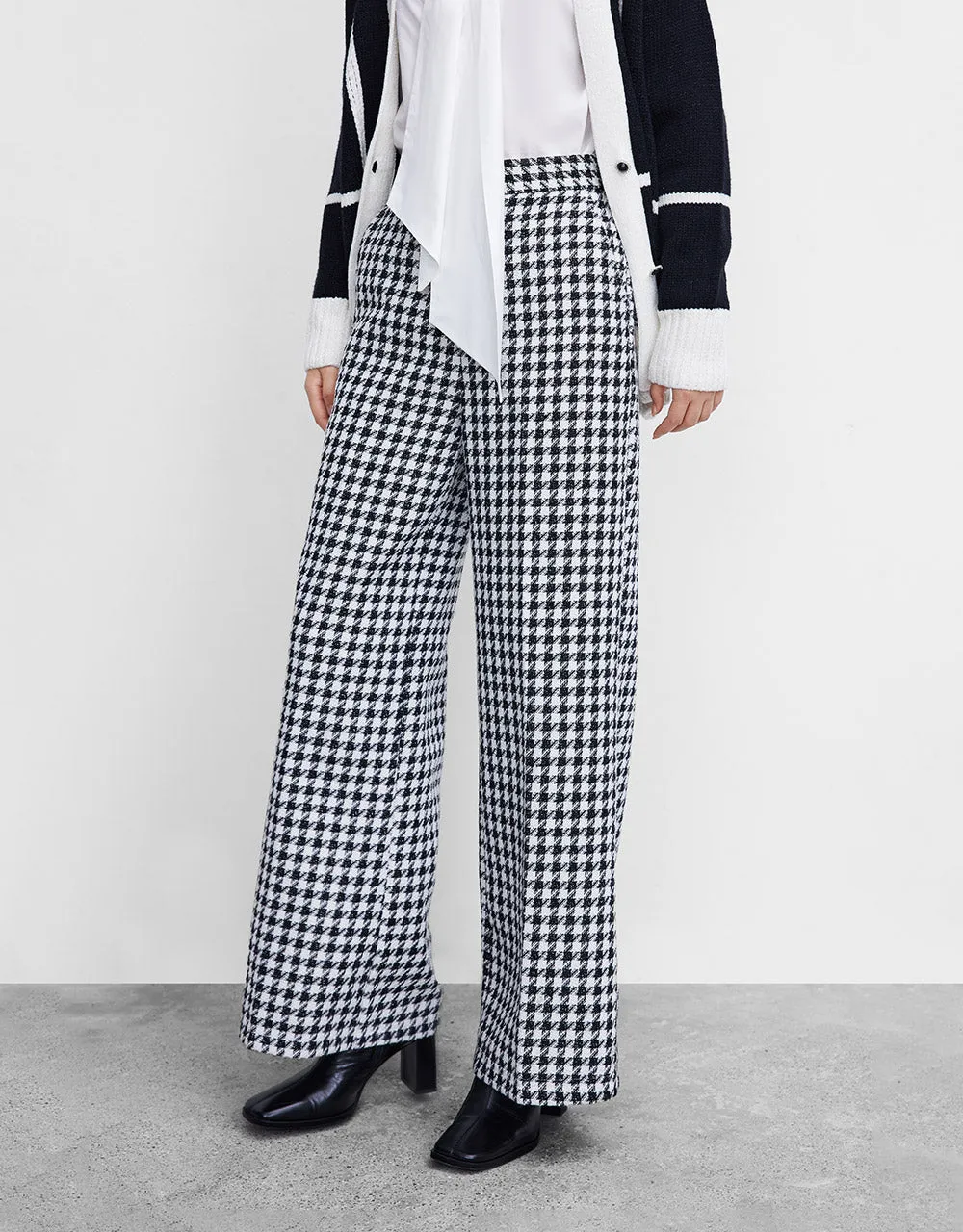 Houndstooth Pattern Wide Leg Pants sold by Urban Revivo product image thumbnail 5