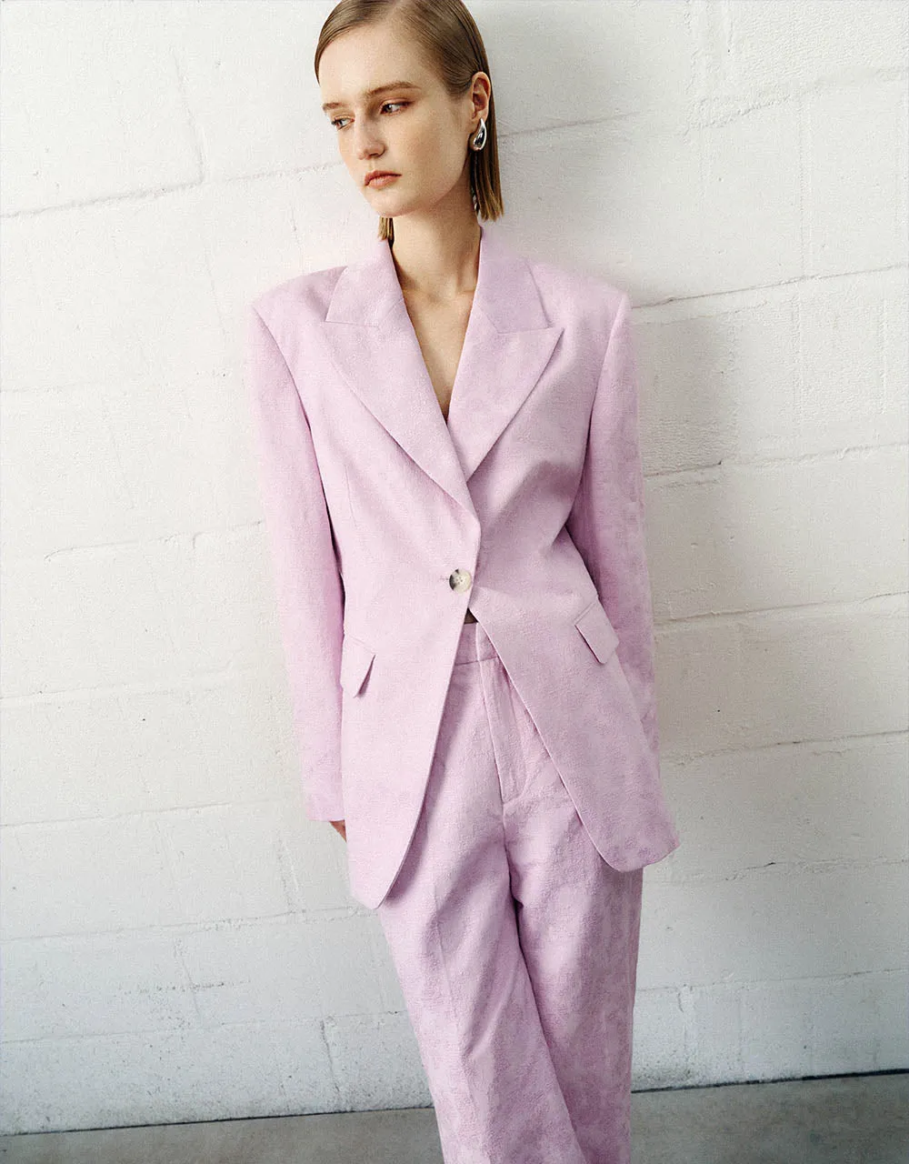 Peaked Lapel Tailored Blazer sold by Urban Revivo product image thumbnail 3