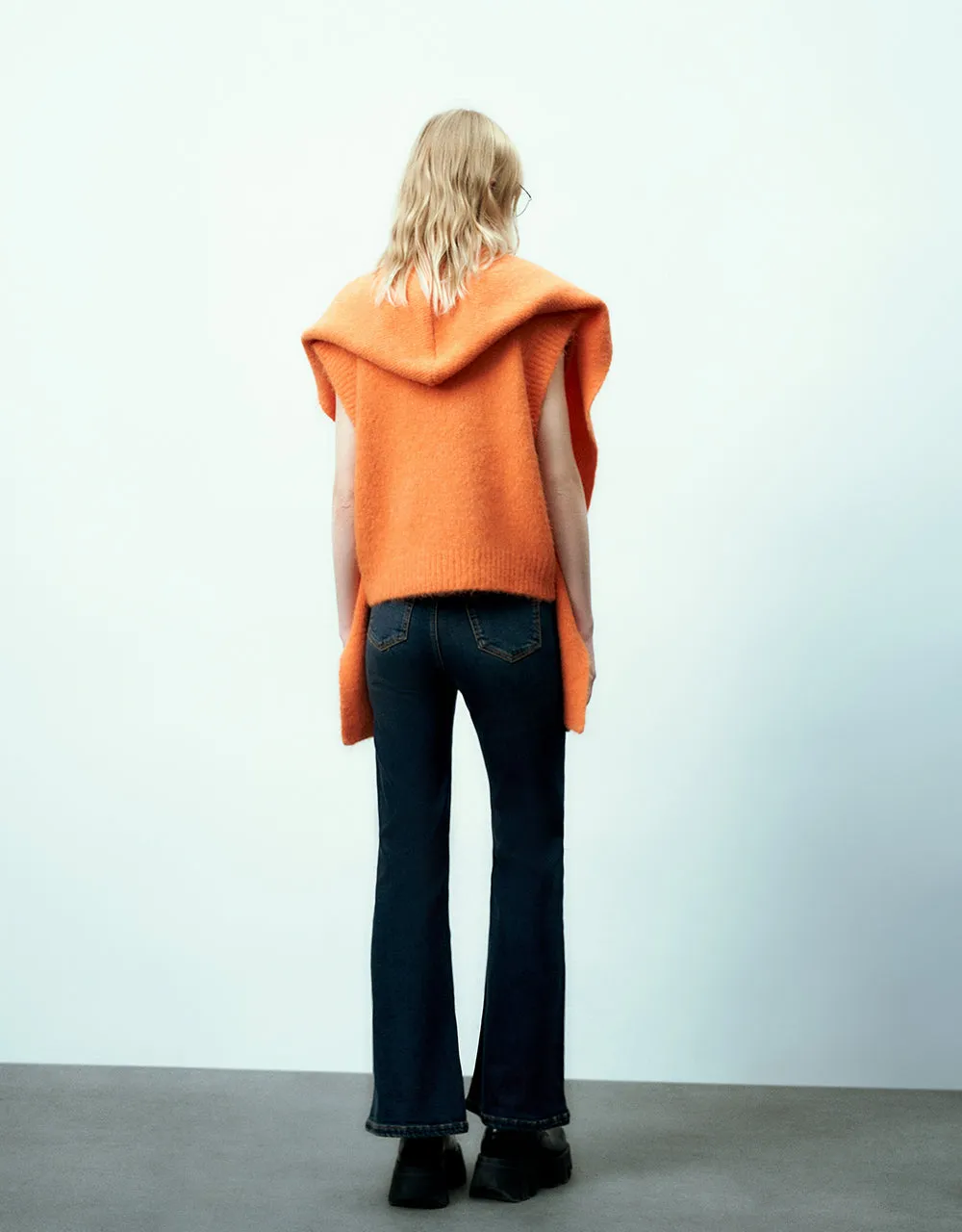 Loose Knitted Vest sold by Urban Revivo product image thumbnail 3