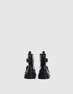 Distressed Round Toe Boots sold by Urban Revivo