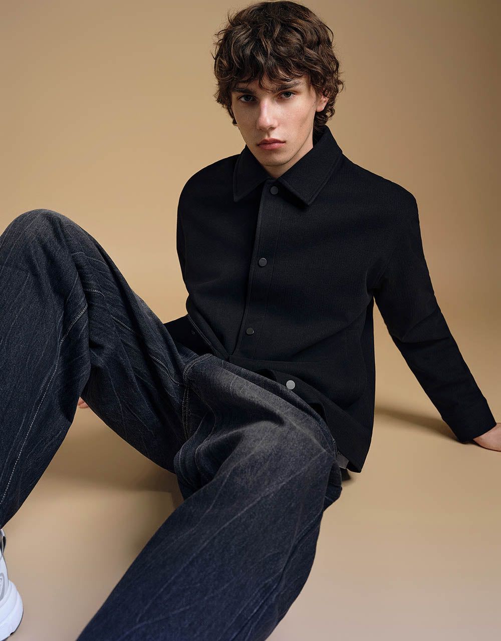 Press Button Straight Jacket sold by Urban Revivo product image thumbnail 3