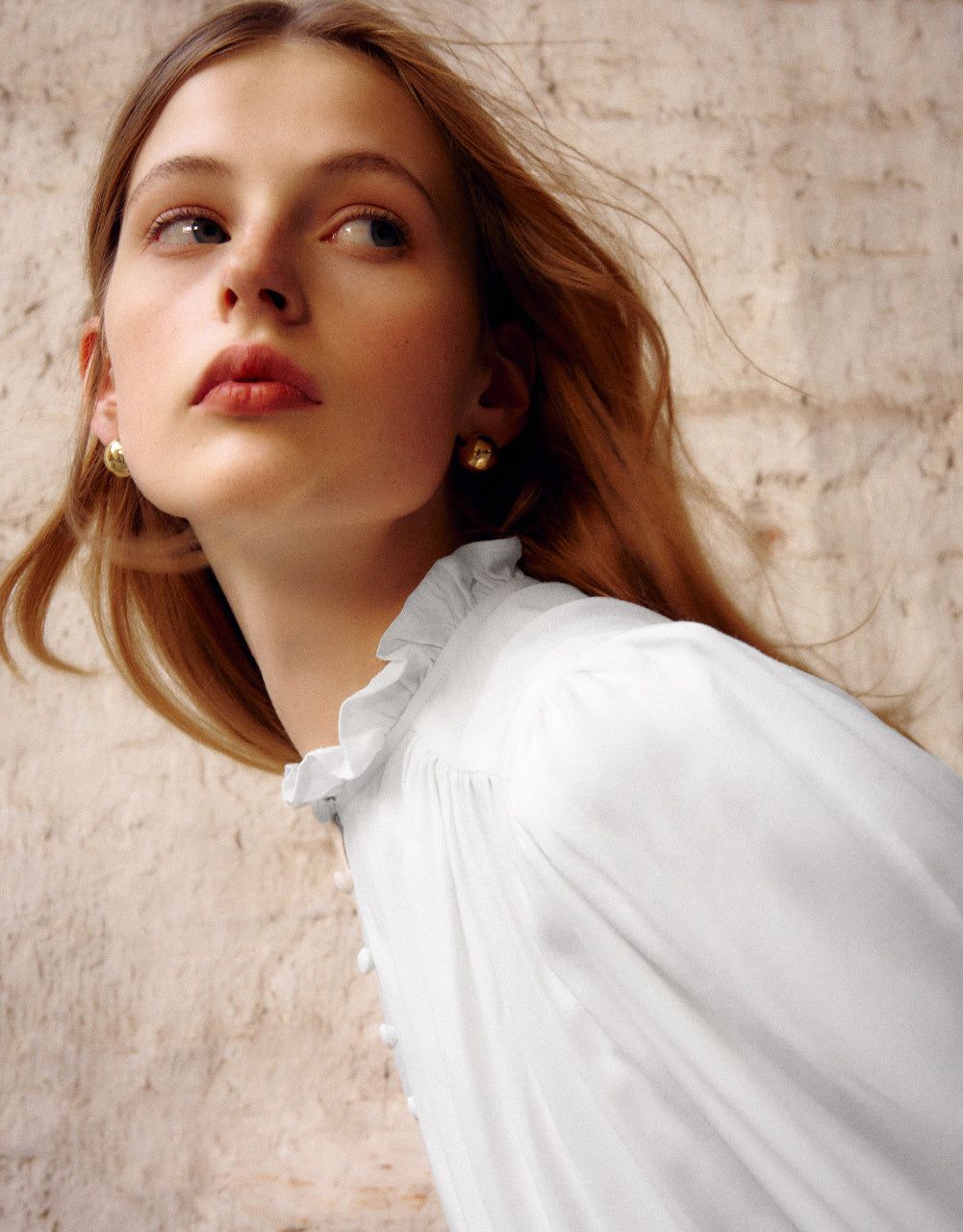 Standard Sleeve Crew Neck Overhead Shirt sold by Urban Revivo product image thumbnail 5