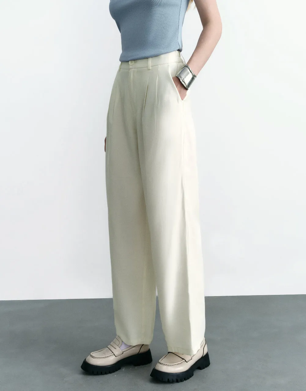 Loose Straight Pants sold by Urban Revivo product image thumbnail 4