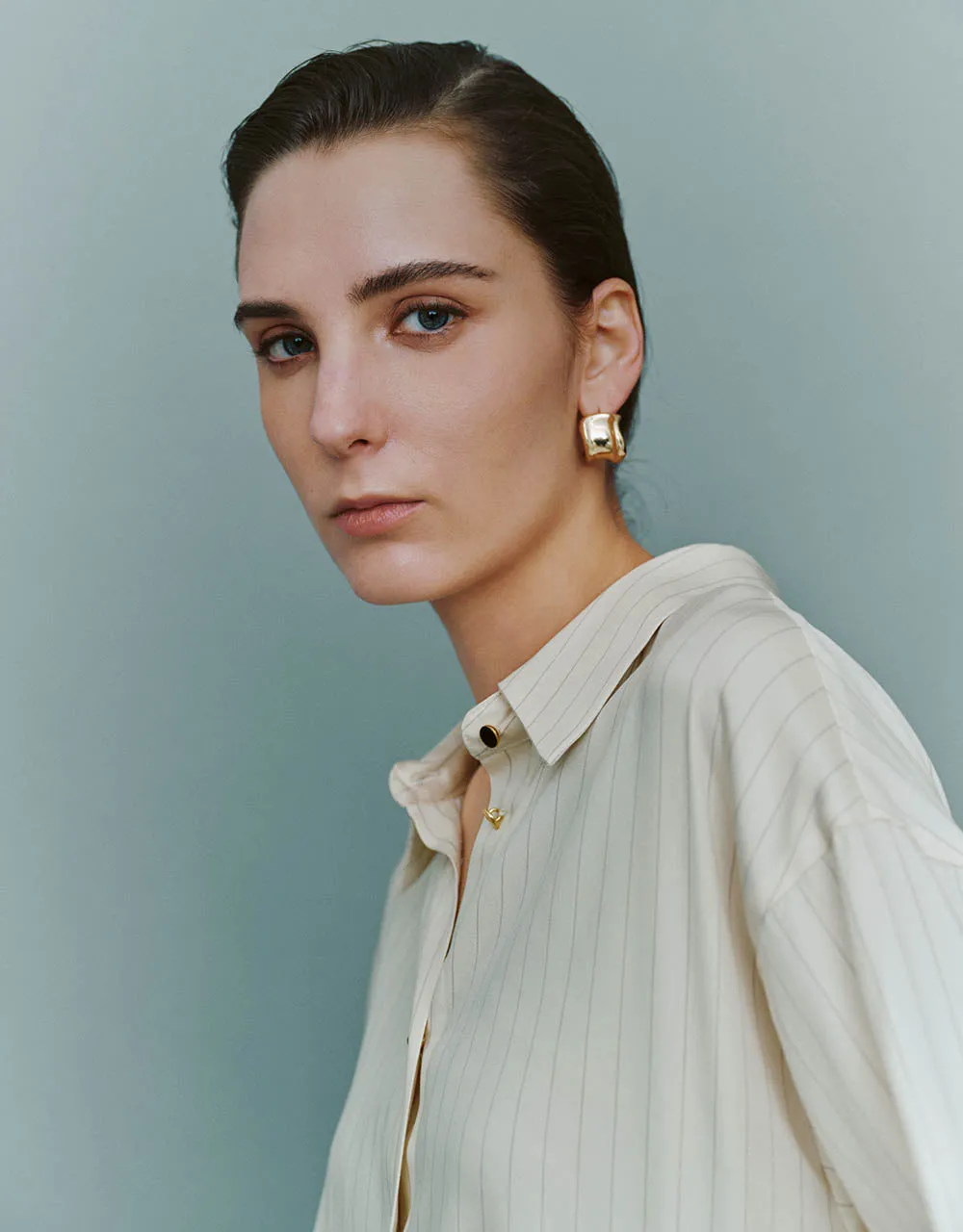 Button Up Straight Shirt sold by Urban Revivo product image thumbnail 4