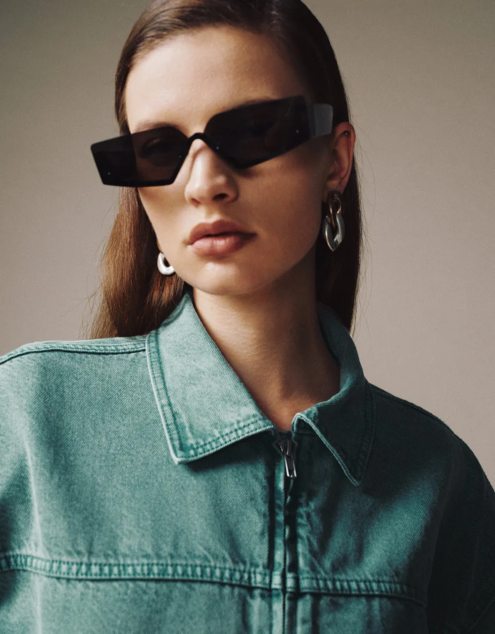 Zipper Front Gradient Denim Jacket sold by Urban Revivo product image thumbnail 4