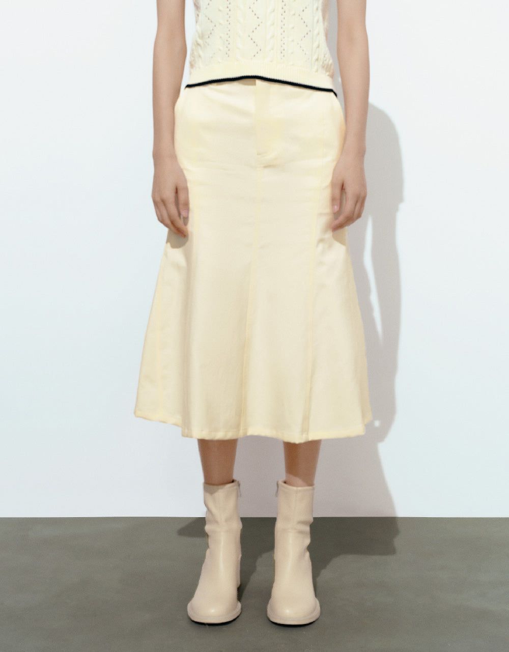 Skinny Fishtail Skirt sold by Urban Revivo product image thumbnail 2