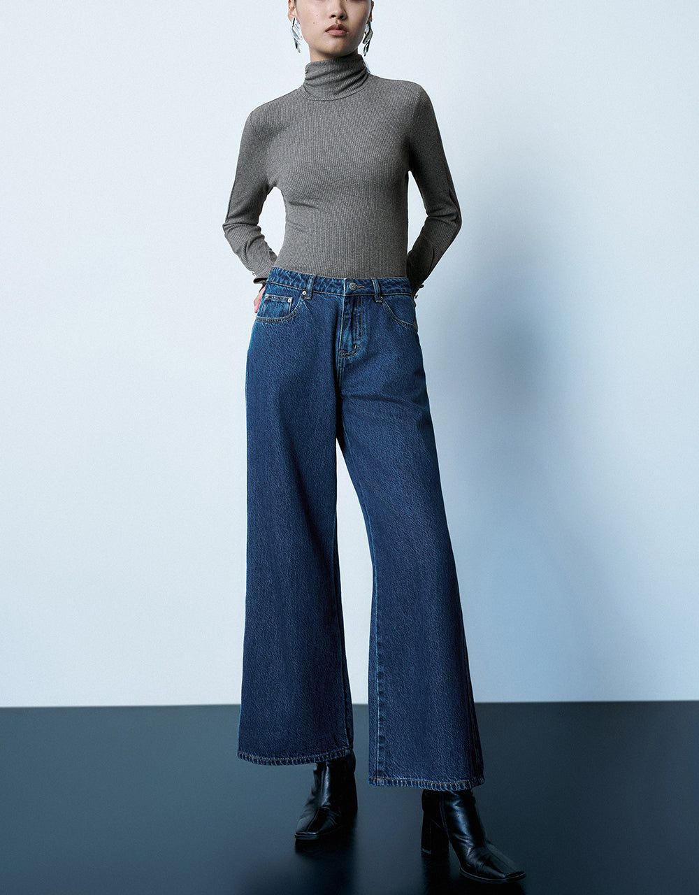 Turtle Neck Skinny Knitted T-Shirt sold by Urban Revivo product image thumbnail 5