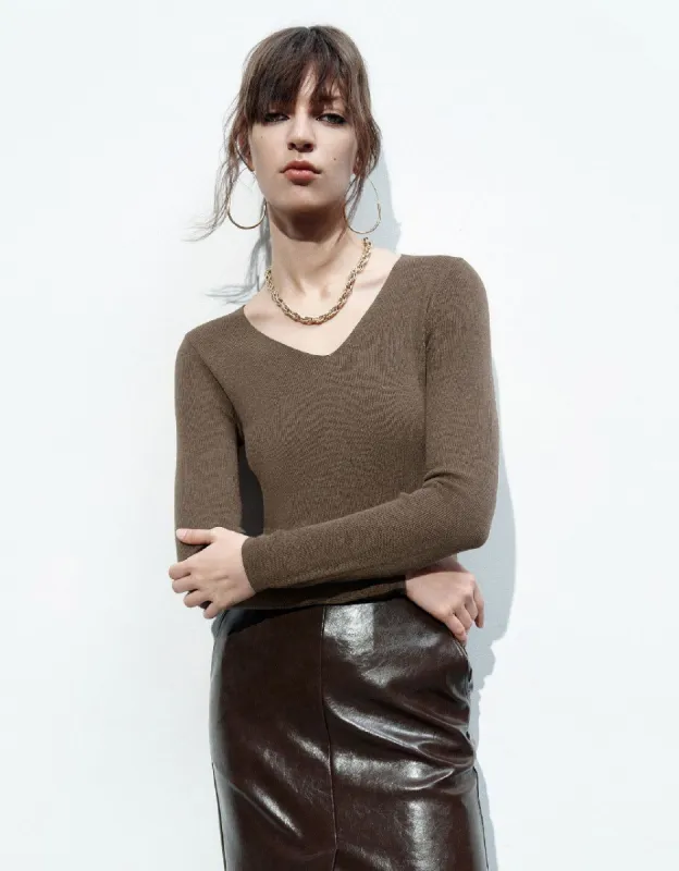 Basic Knitted T-Shirt sold by Urban Revivo