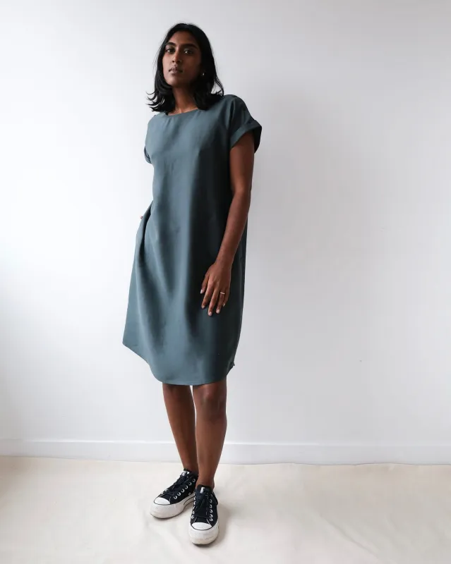 Straight-cut dress No2407w sold by atelier b