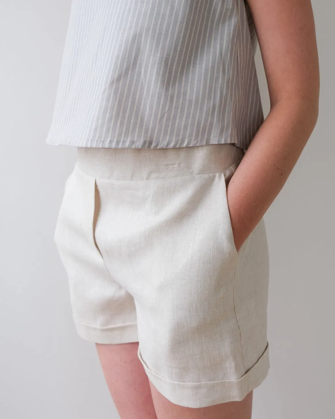 Linen shorts No2235w sold by atelier b