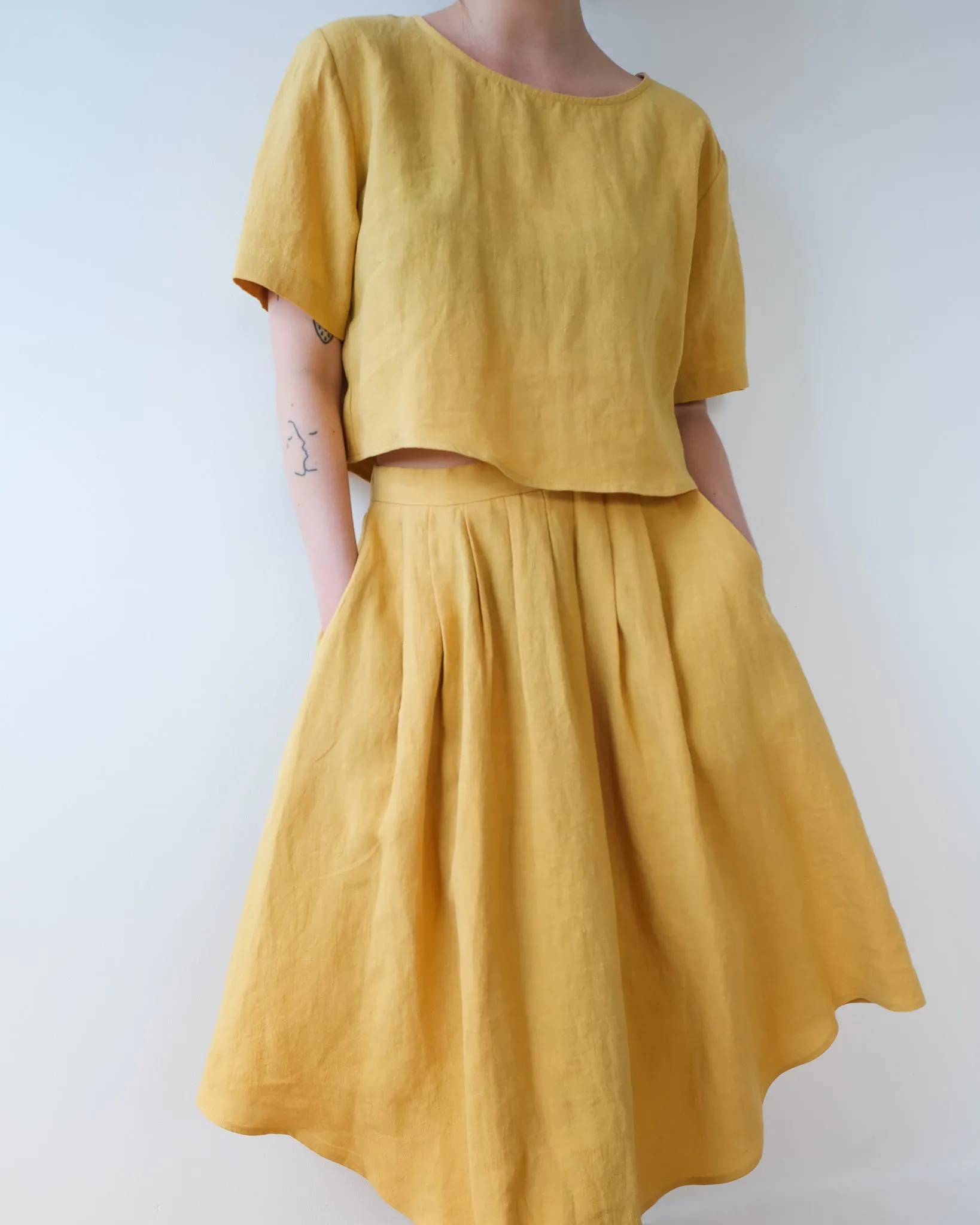 Pleated linen skirt No2202w sold by atelier b product image thumbnail 4