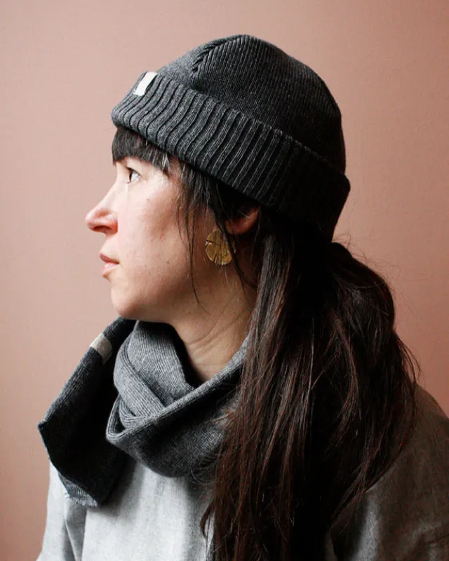 Duo scarf No6098u and hat No6099u made by atelier b