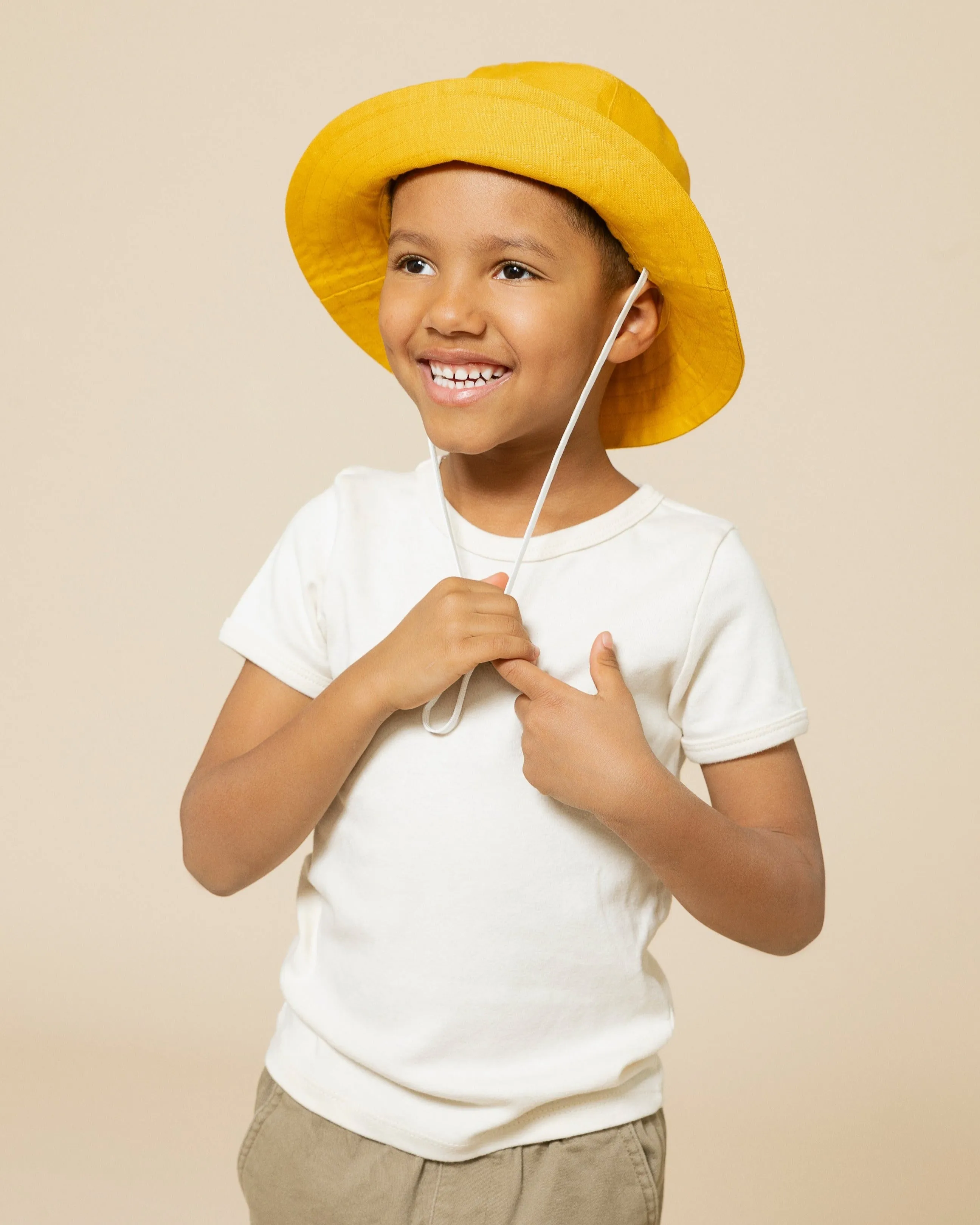 Linen bucket hat by Caribou sold by atelier b product image thumbnail 2