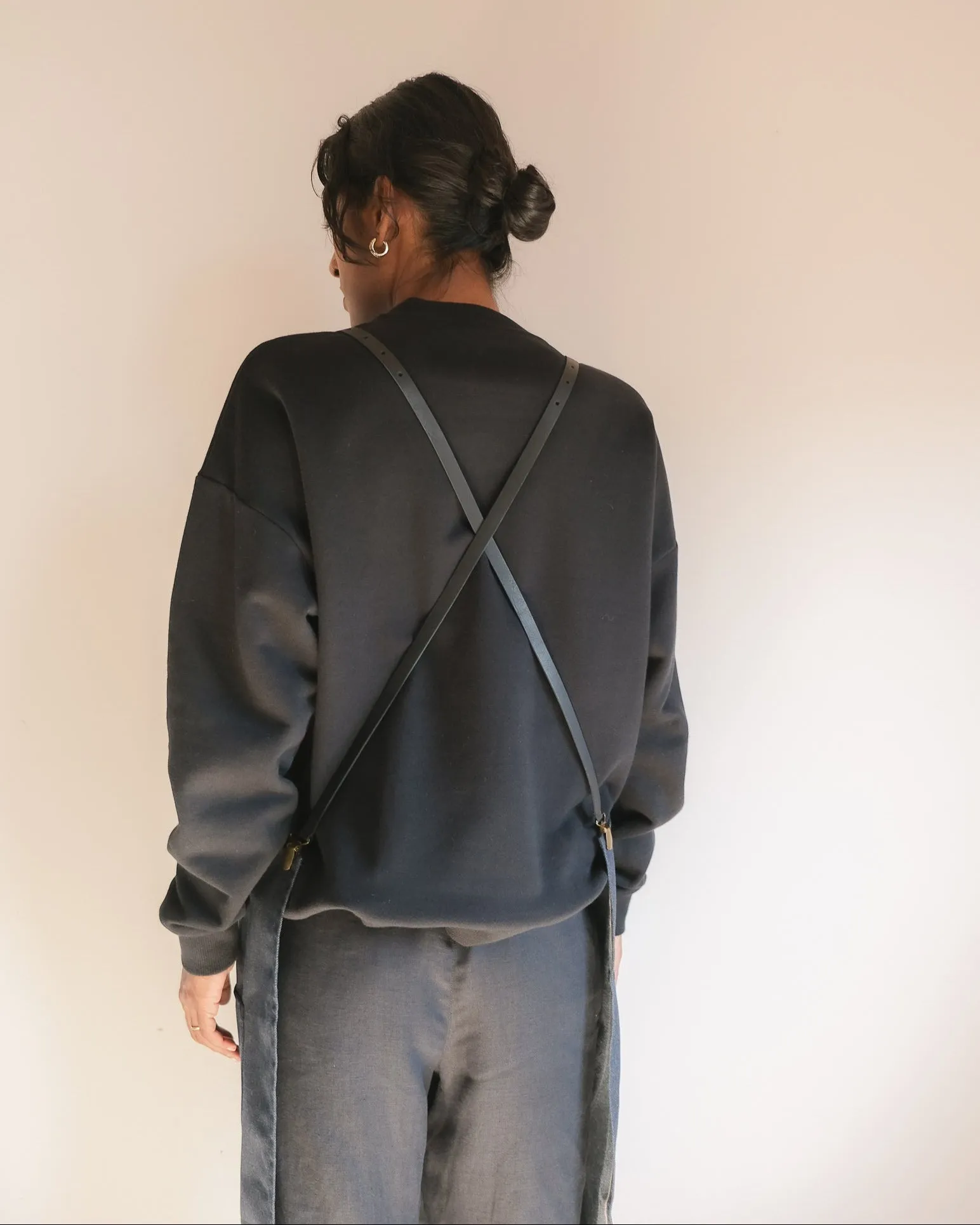 Unisex waxed denim apron NO6096ub sold by atelier b product image thumbnail 2