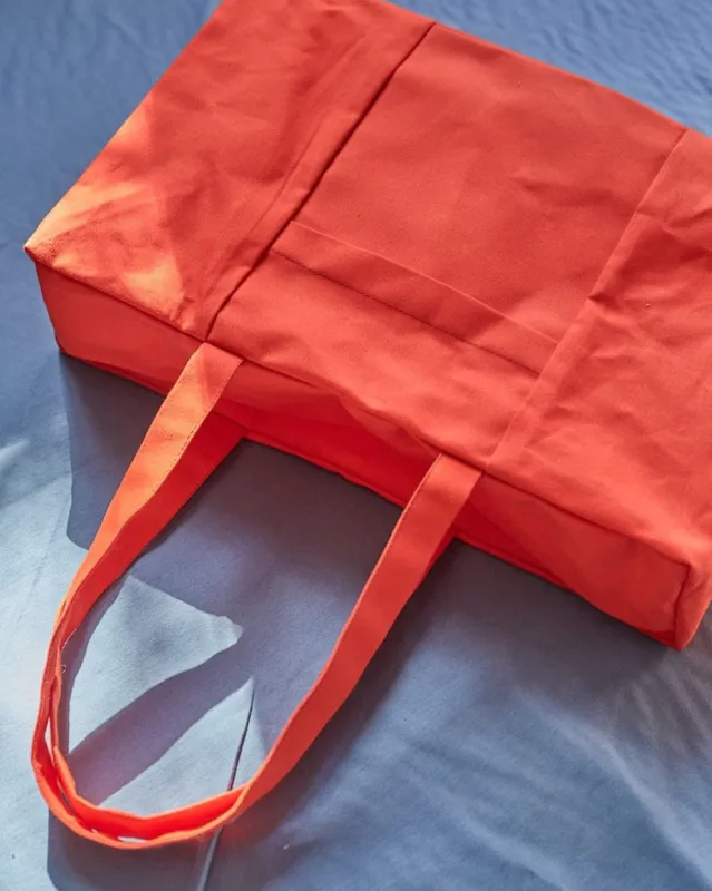 Box bag No6093u, solid colors made by atelier b