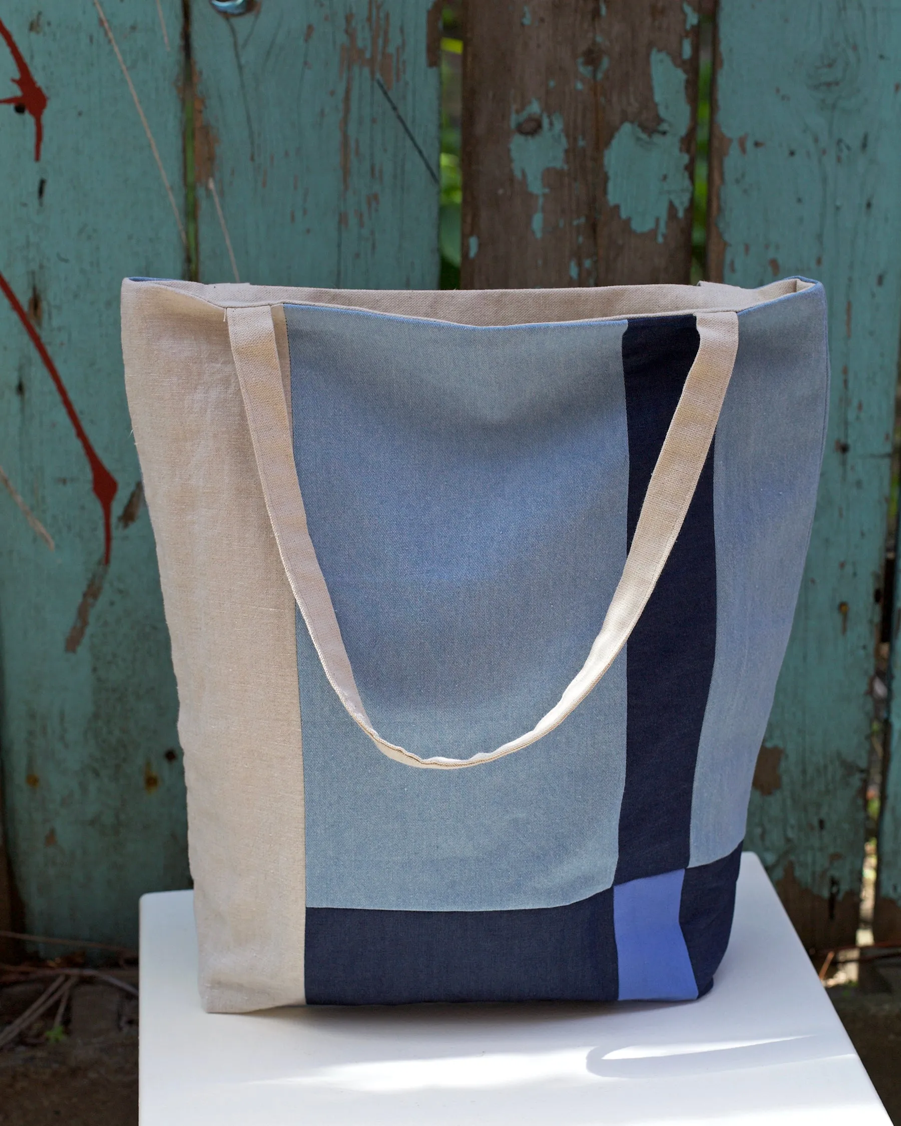 Tote No.02 by Madeleine Muir x atelier b sold by atelier b product image thumbnail 5