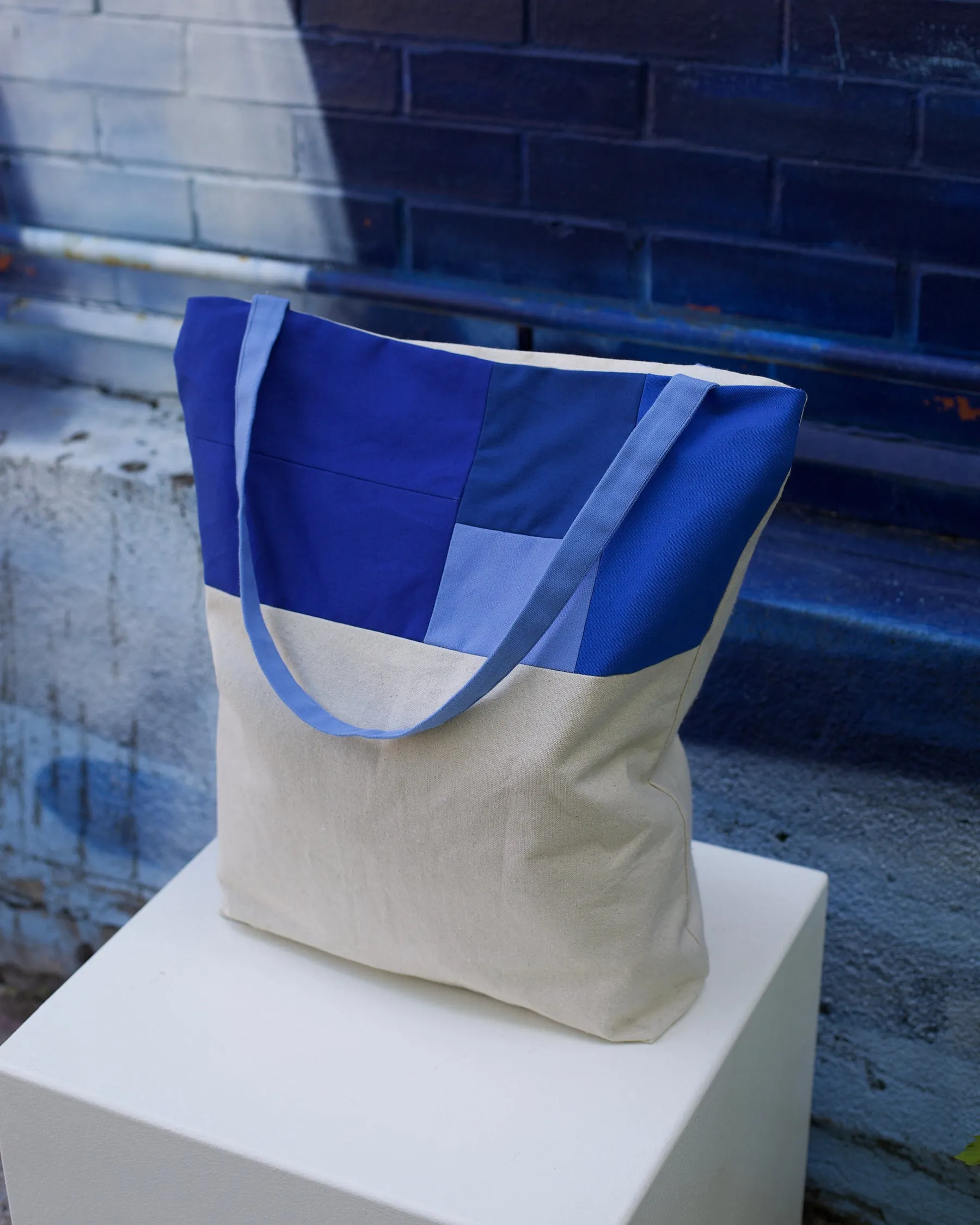 Tote No.03 by Madeleine Muir x atelier b sold by atelier b product image thumbnail 2