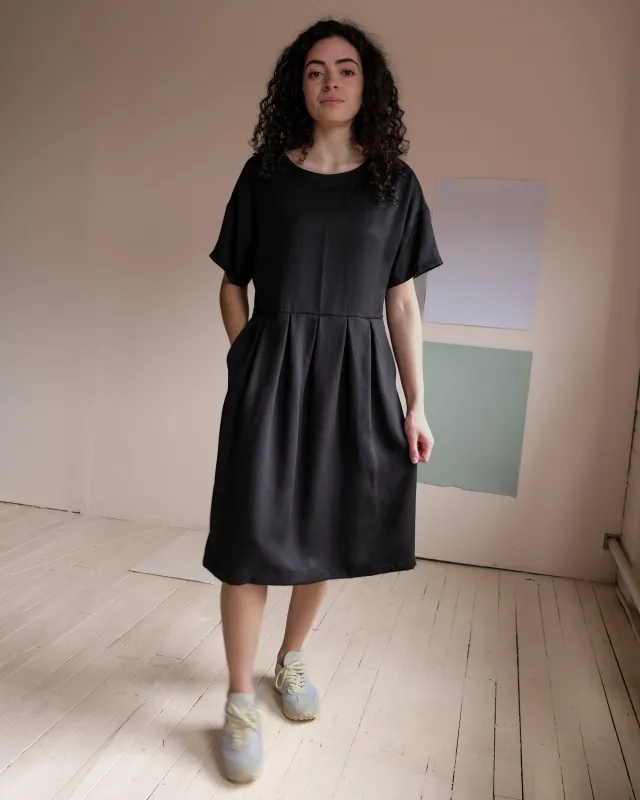 Pleated dress No2510w, cotton and linen sold by atelier b