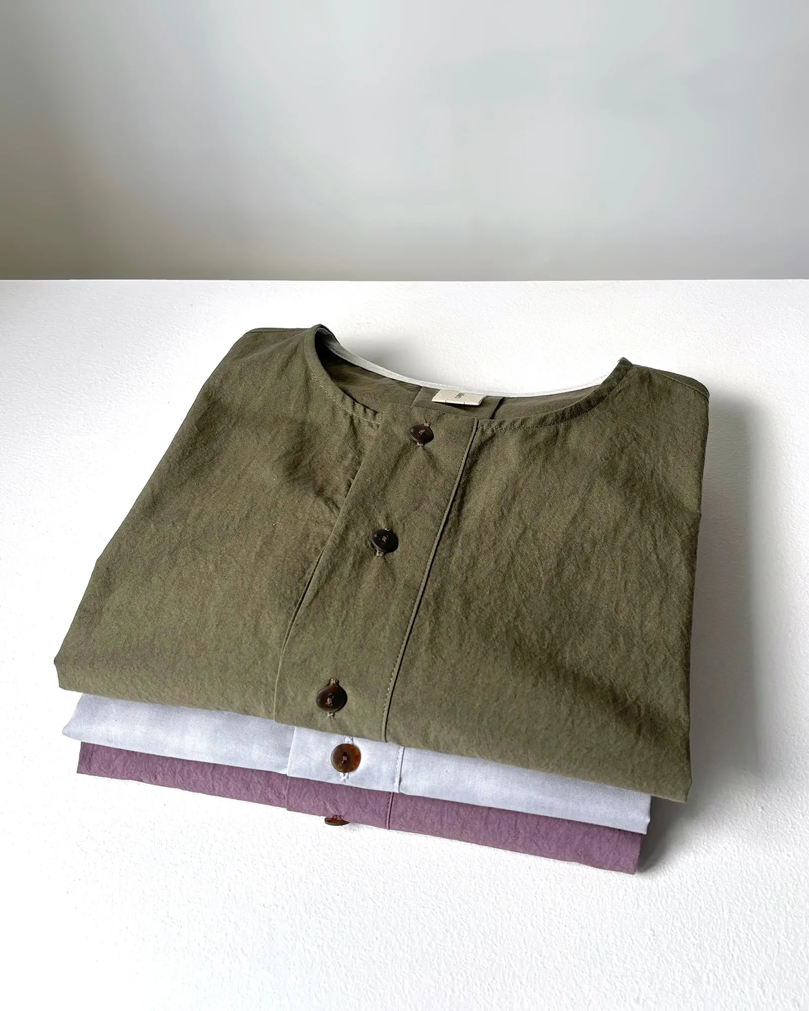 Top No2604w, sun-dried cotton sold by atelier b
