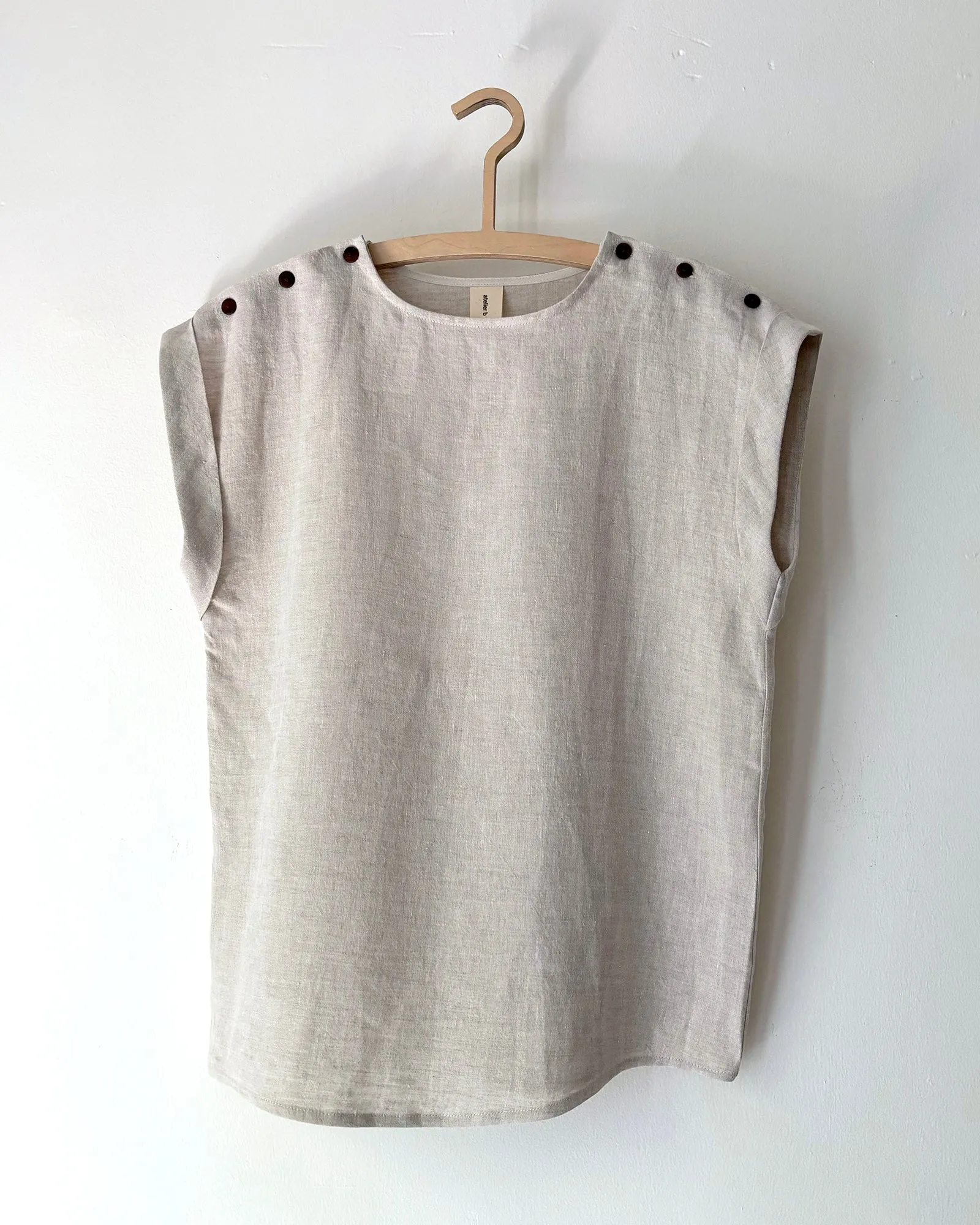 Cap sleeve top No2604w, linen sold by atelier b product image thumbnail 3