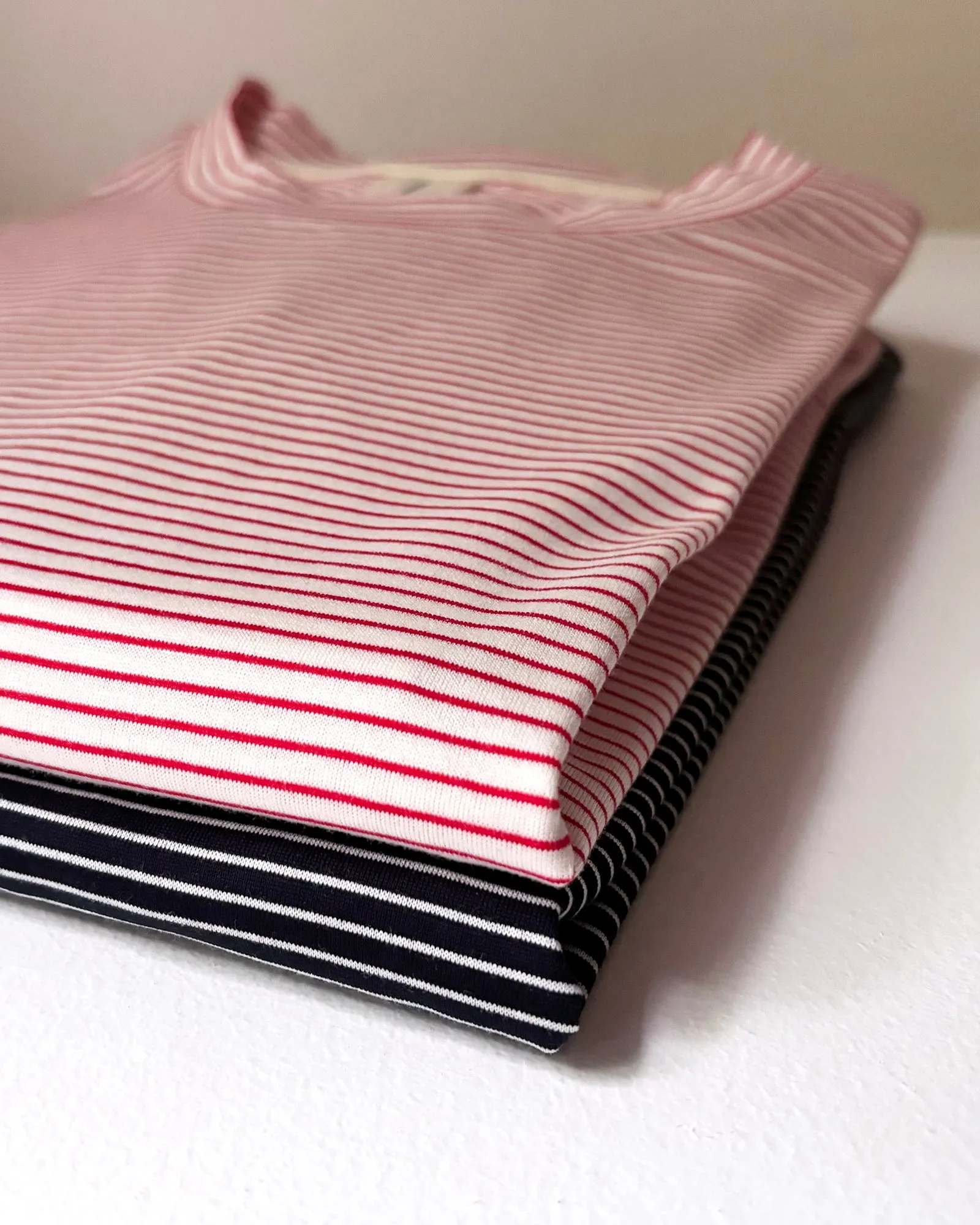 Boxy long-sleeved t-shirt No2655u, fine stripes and solid colours sold by atelier b product image thumbnail 5