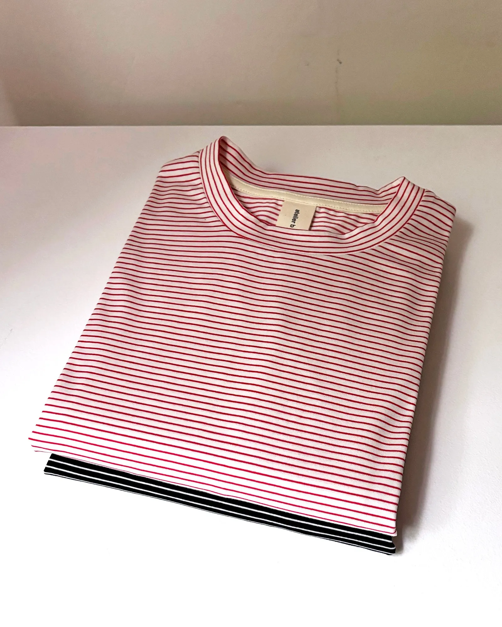 Boxy long-sleeved t-shirt No2655u, fine stripes and solid colours sold by atelier b
